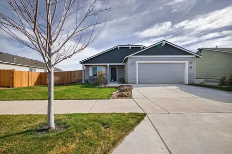 1225 NW Willow Parkway Road Madras OR 97741