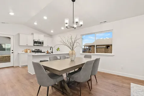 407 NW Monte Vista Avenue Madras OR 97741