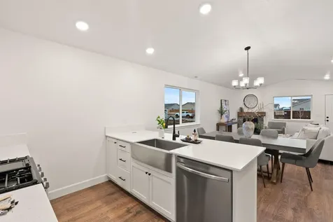 407 NW Monte Vista Avenue Madras OR 97741