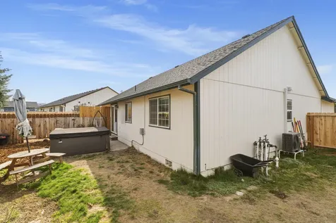 1270 SE 6th Street Prineville OR 97754