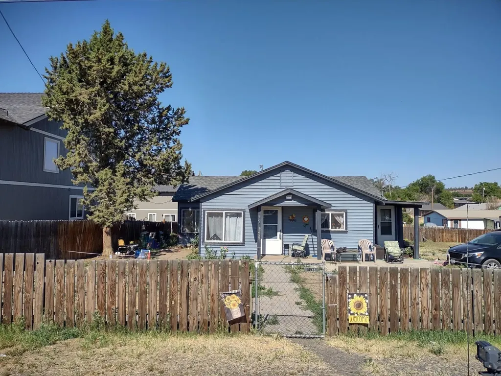 864 SW 3rd Street Madras OR 97741