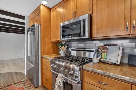 711 NW Amelia Drive Grants Pass OR 97526