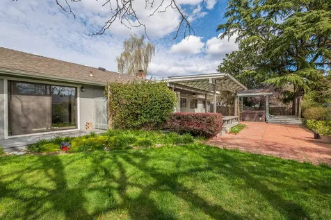 711 NW Amelia Drive Grants Pass OR 97526