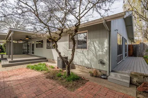 711 NW Amelia Drive Grants Pass OR 97526