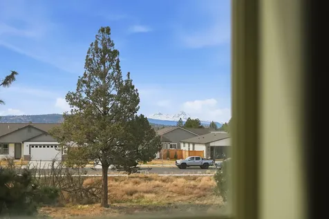 62763 Hawkview Road Bend OR 97701