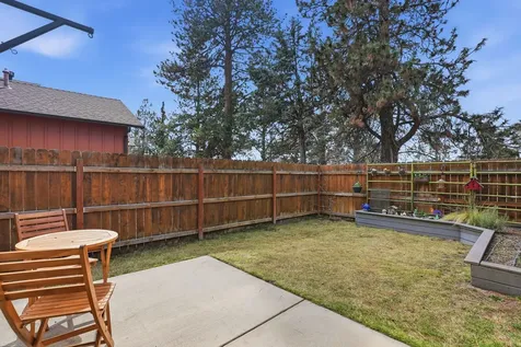62763 Hawkview Road Bend OR 97701