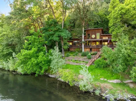 4941 Riverbanks Road Grants Pass OR 97527