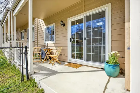 485 Larkspur Lane Ashland OR 97520