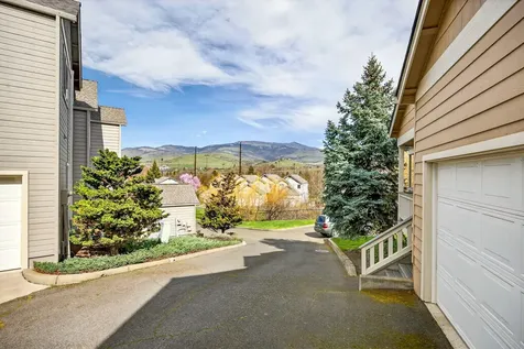 485 Larkspur Lane Ashland OR 97520