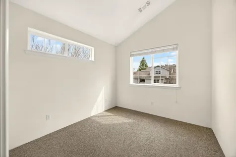 485 Larkspur Lane Ashland OR 97520