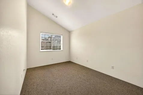 485 Larkspur Lane Ashland OR 97520