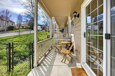 485 Larkspur Lane Ashland OR 97520