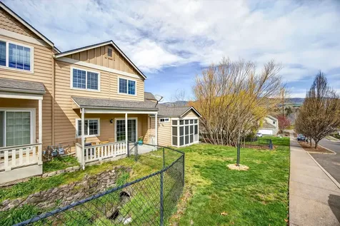485 Larkspur Lane Ashland OR 97520