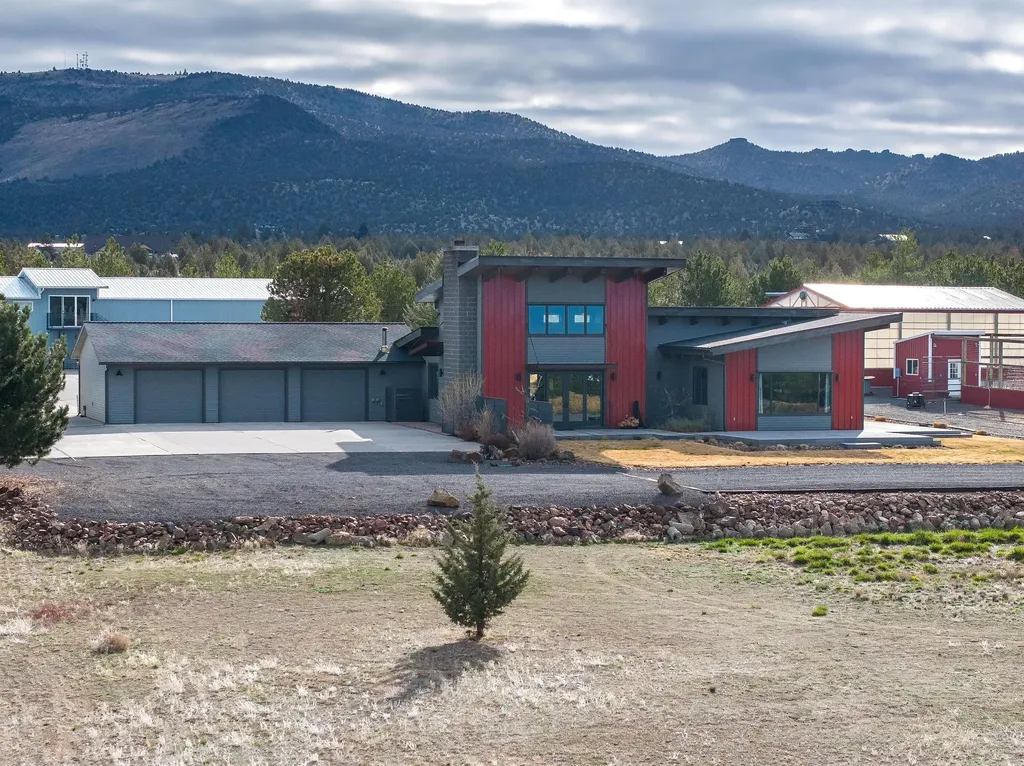 11301 SW Robinson Lane Powell Butte OR 97753