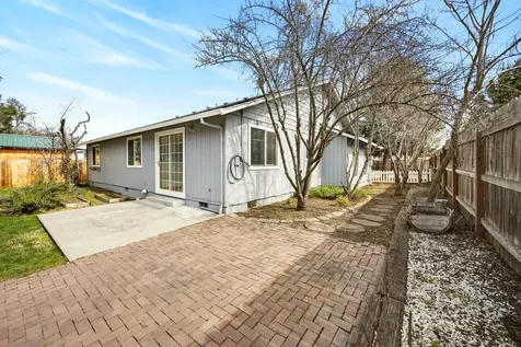 3027 Waterford Court Medford OR 97504