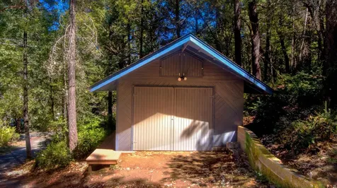 4901 Thompson Creek Road Selma OR 97538