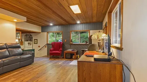 4901 Thompson Creek Road Selma OR 97538