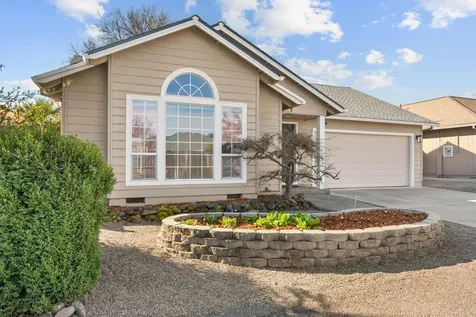 1818 Sarah Way Medford OR 97501
