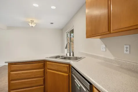 1818 Sarah Way Medford OR 97501