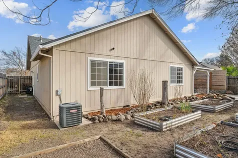1818 Sarah Way Medford OR 97501