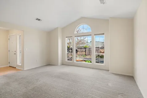 1818 Sarah Way Medford OR 97501