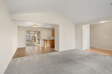 1818 Sarah Way Medford OR 97501