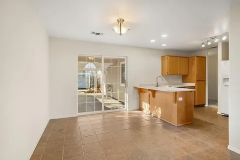 1818 Sarah Way Medford OR 97501