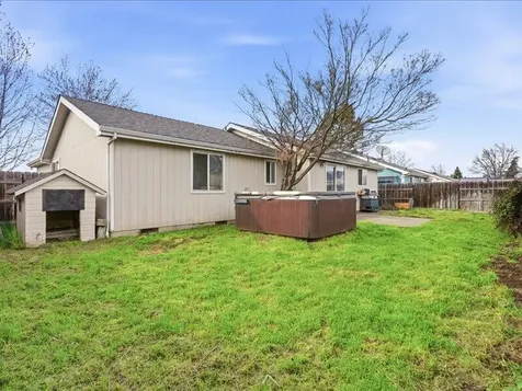 8022 Thunderhead Avenue White City OR 97503
