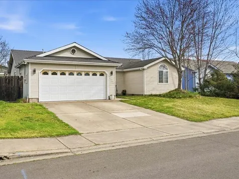 8022 Thunderhead Avenue White City OR 97503