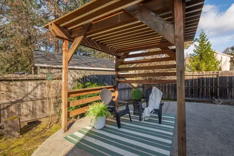2131 SW Ford Street Grants Pass OR 97526