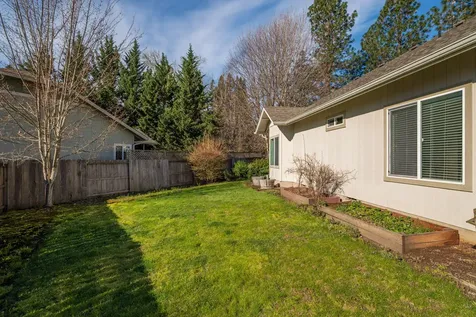 2131 SW Ford Street Grants Pass OR 97526