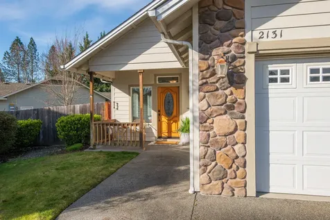 2131 SW Ford Street Grants Pass OR 97526