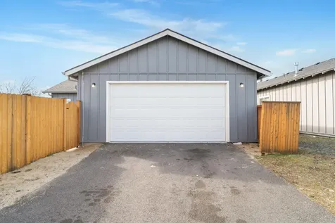 20688 White Dove Lane Bend OR 97702