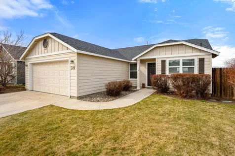 319 SW 33rd Drive Redmond OR 97756
