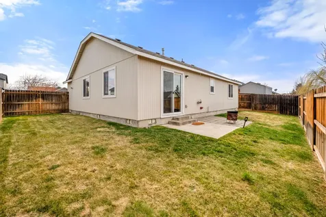 319 SW 33rd Drive Redmond OR 97756