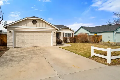 319 SW 33rd Drive Redmond OR 97756