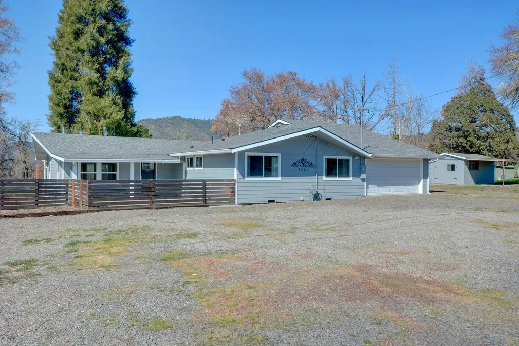 7441 Maple Lane Central Point OR 97502