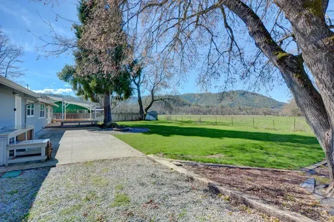 7441 Maple Lane Central Point OR 97502