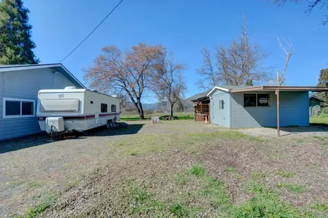 7441 Maple Lane Central Point OR 97502