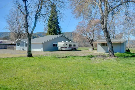7441 Maple Lane Central Point OR 97502