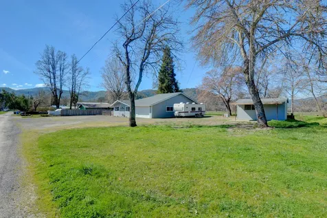 7441 Maple Lane Central Point OR 97502