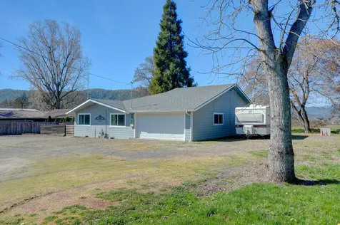 7441 Maple Lane Central Point OR 97502