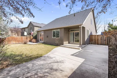 537 NW 28th Street Redmond OR 97756