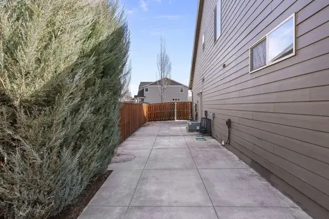 537 NW 28th Street Redmond OR 97756