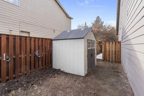 537 NW 28th Street Redmond OR 97756