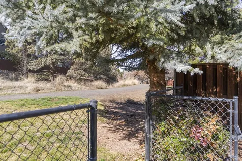 537 NW 28th Street Redmond OR 97756
