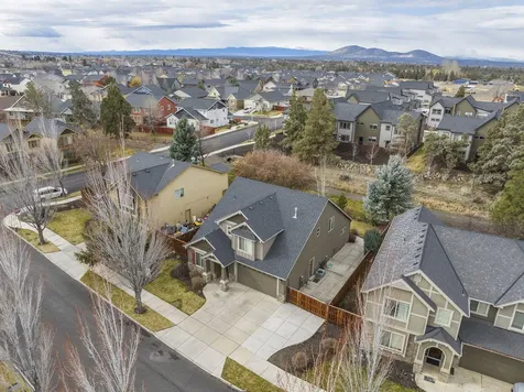 537 NW 28th Street Redmond OR 97756