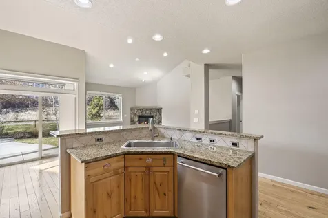 537 NW 28th Street Redmond OR 97756