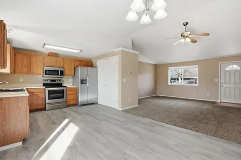 3302 SW Reindeer Avenue Redmond OR 97756