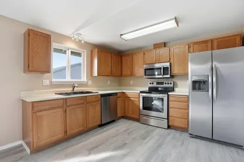 3302 SW Reindeer Avenue Redmond OR 97756